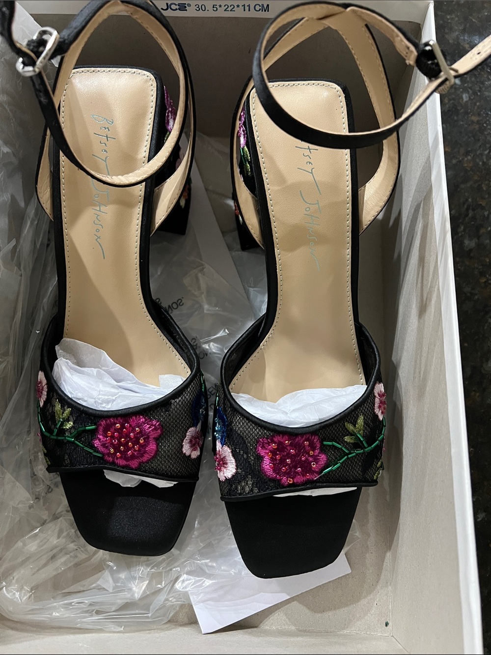 NEW Betsey Johnson Black Sandals with Multicolor Embroidered Flowers
